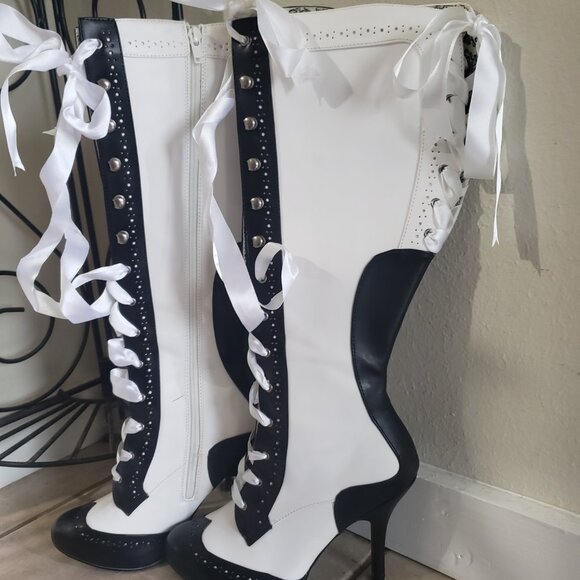 Bordello Lace-Up Knee High Boots, 8M - Picture 5 of 7